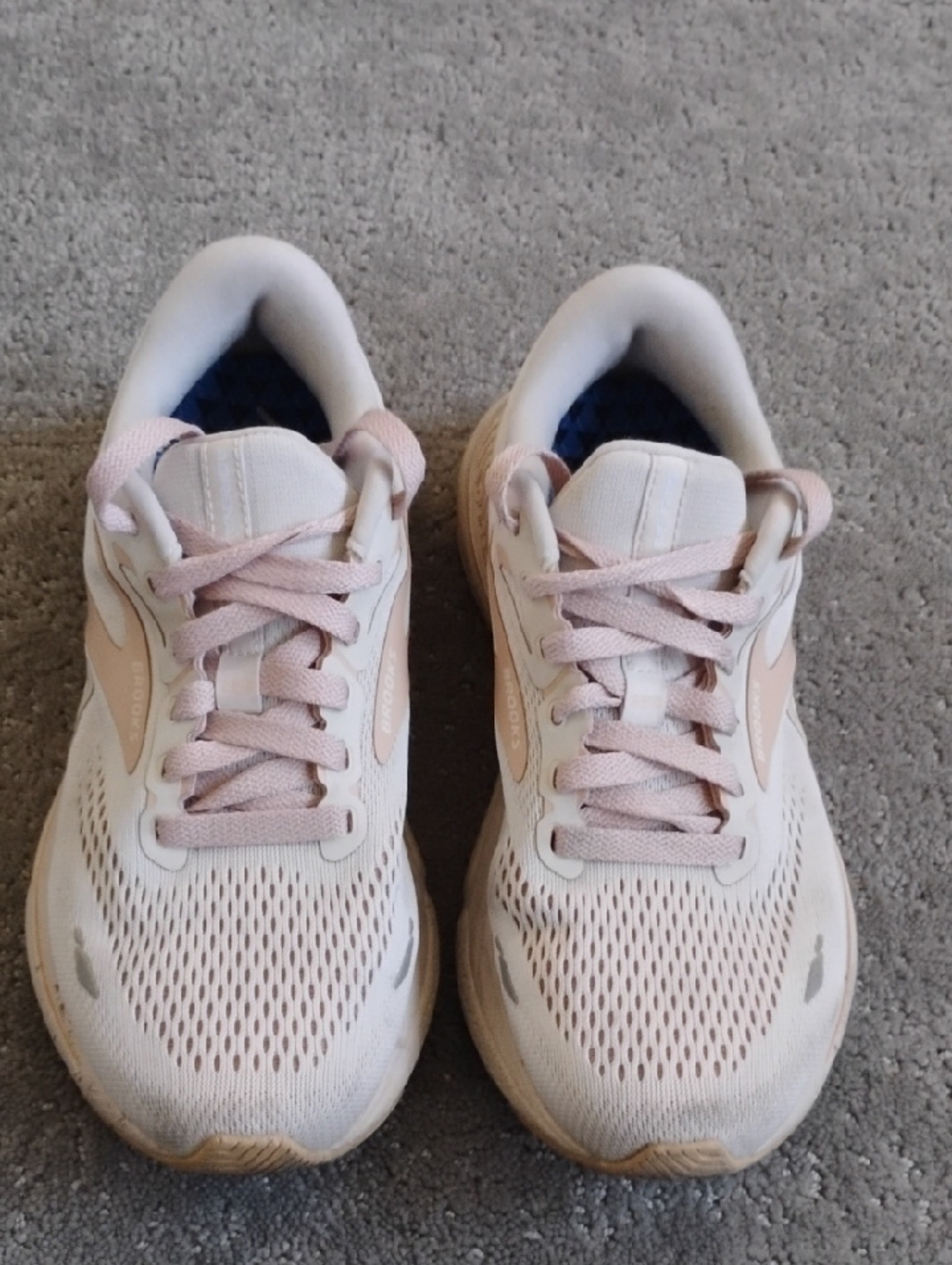 Brooks Women's  Guiderails Running Shoes in Pale Pink and White Size 8.5